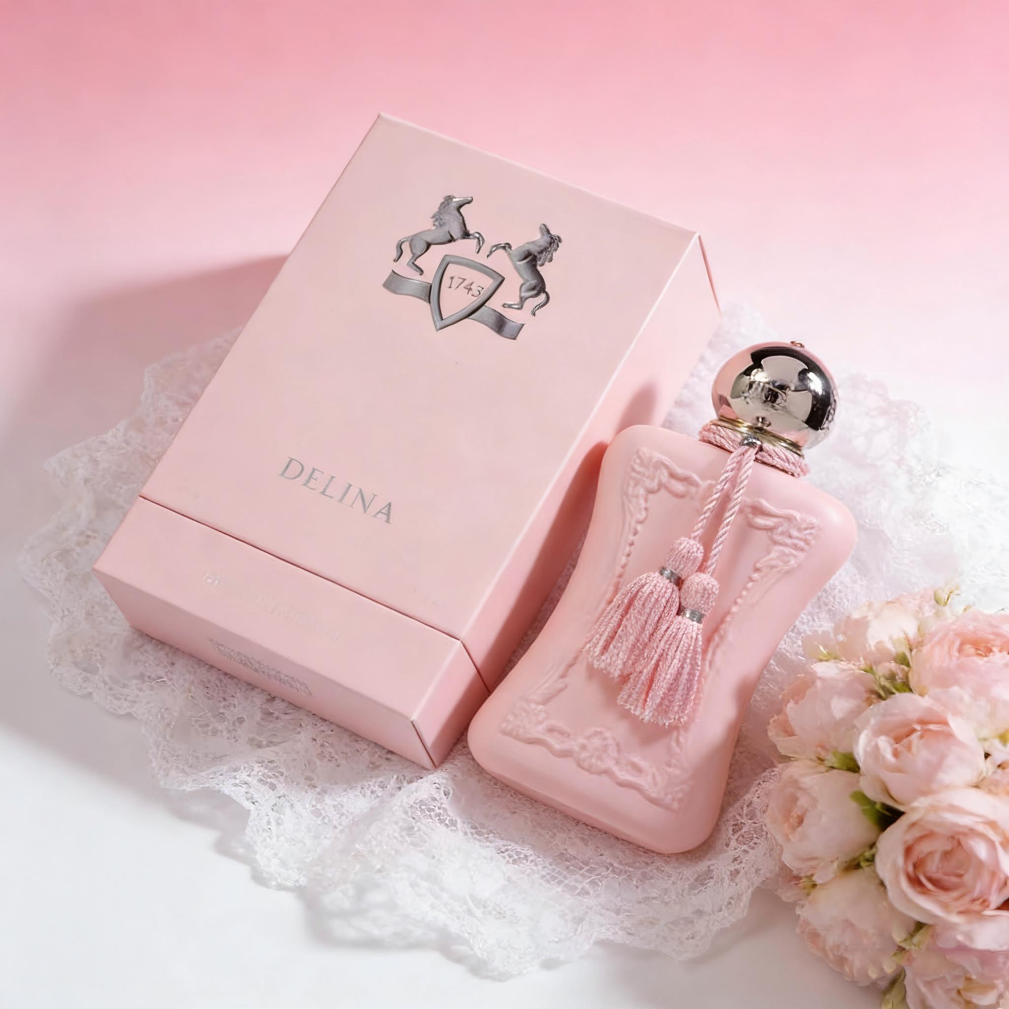 Home Bar Accessories - DELINA EDP: Elegante Flacone Rosa con